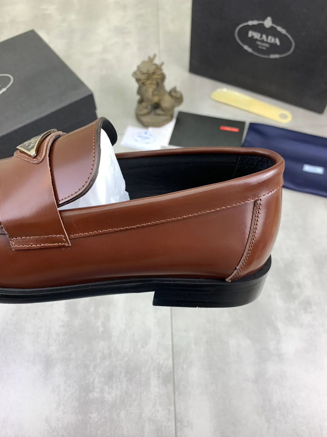 Men's men's shoes P560 new style 💰 💎💎💎 water-dyed cow lining original order quality PRADA —🆘.Prada original order purchasing, high-end business leather shoes, fabric: imported from Italy calfskin ➕ water-dyed cow lining / cowhide lining ➕ special original outsole, fine workmanship, real thing ^_^ Photographed 🎬size: 38-45